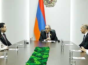 Վարչապետն ԱԽ աշխատակազմին է ներկայացրել նորանշանակ քարտուղար Ալեն Սիմոնյանին