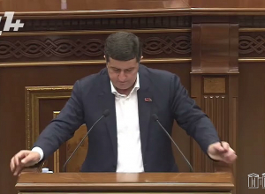 Ձեզ չեմ խնդրելու կամ չեմ պահանջելու, որպեսզի ինձ ընտրեք. Դավիթ Ղազինյան