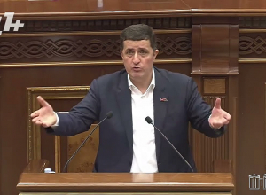Լատվիայի պատվո հյուպատոսության համարներ են, հյուպատոսն իմ ընկերն է, քաշվավ էդ տղեն. Դավիթ Ղազինյան
