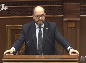Պետք է օրենքով արգելեինք պետությունը զավթած կուսակցություններին․ Արայիկ Հարությունյան