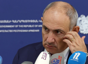 Ինչու Ալիեւին չեք «կզցնում», որ հրաժարվեն իրենց անկախության հռչակագրից. լրագրողը՝ Փաշինյանին