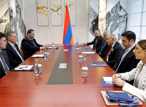 Վարչապետը հանդիպում է ունեցել ԱՄՆ սենատոր Սթիվ Դեյնզի հետ