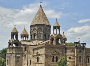 Մայր Աթոռը խստորեն դատապարտում է Հովհաննավանքի տարածքում անհարիր միջոցառումների, այս պարագայում՝ խնջույքի անցկացումը