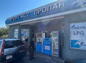 Լցակայանում 1 ամիս ժամկետով փակցվել է «Մենք տուգանվել ենք թերլիցքավորման համար» պաստառ