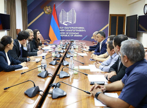 Պապոյանն ամրաններ արտադրող ընկերությունների հետ քննարկել է ոլորտի խնդիրները