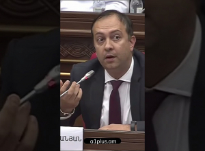 Եթե կրկնվի, էս մասից 64 կոշիկ կսլանա իր ուղղությամբ․ Աղաջանյանը նկատողություն արեց Ռուբինյանին